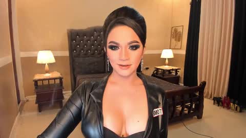 Snapshot of madammistressdominatrixxx chatting on March 2025 11:49:01 PM Alison Kloss online show from March 2025 11:49:01 PM