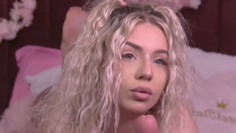 Snapshot of maddisonblush chatting on July 2026 05:02:02 AM Maddison online show from July 2026 05:02:02 AM