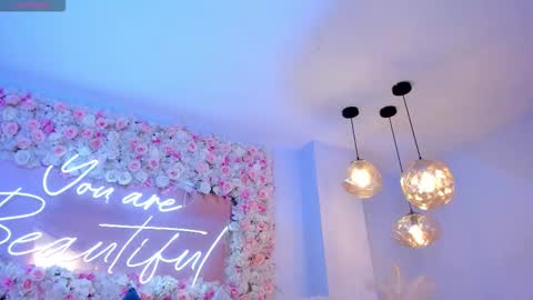 Maddison online show from November 2025 04:01:02 AM