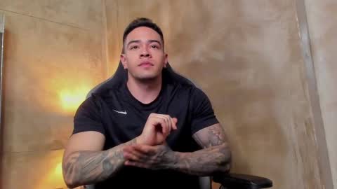 Snapshot of maddox_santana chatting on November 2025 03:08:02 AM Maddox Santana online show from November 2025 03:08:02 AM