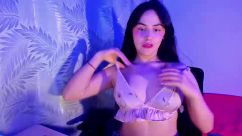 Snapshot of maddy8_ chatting on December 2024 04:45:01 AM maddy8_ online show from December 2024 04:45:01 AM