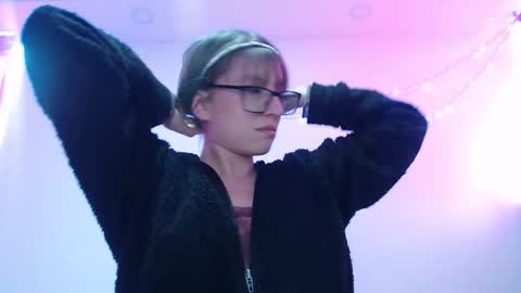 Snapshot of maddy_14 chatting on December 2025 08:58:01 PM Maddy UwU online show from December 2025 08:58:01 PM