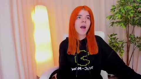 Maddy Please help me with your thumbs up its important online show from February 2025 03:53:01 AM