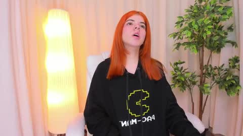 Maddy Please help me with your thumbs up its important online show from February 2025 04:12:02 AM