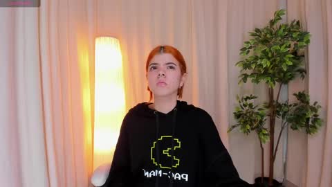 Maddy Please help me with your thumbs up its important online show from February 2025 07:31:01 AM