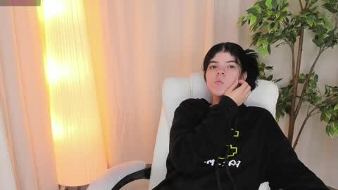 Maddy Please help me with your thumbs up its important online show from March 2025 07:30:01 AM
