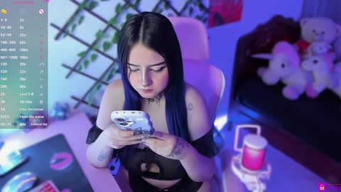 Snapshot of maddyfoox chatting on January 2025 10:51:01 PM Maddy Foox online show from January 2025 10:51:01 PM