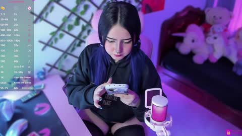 Snapshot of maddyfoox chatting on January 2025 10:15:02 PM Maddy Foox online show from January 2025 10:15:02 PM