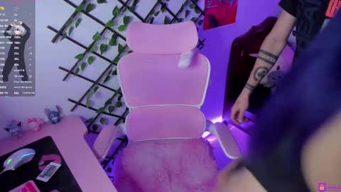 Snapshot of maddyfoox chatting on February 2025 09:33:01 PM Maddy Foox online show from February 2025 09:33:01 PM