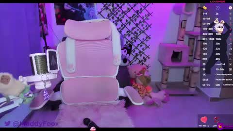 Maddy Foox online show from June 2026 11:19:01 PM