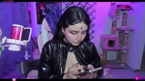 Maddy Foox online show from June 2026 11:43:01 PM
