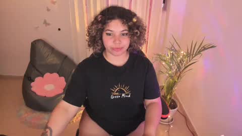 madelaine_taylor online show from February 2025 05:15:02 PM