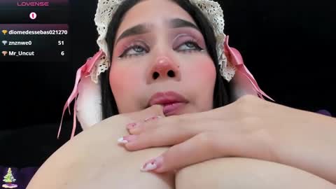 Snapshot of madelin_clerk chatting on December 2024 04:46:02 PM Madelin Clerk online show from December 2024 04:46:02 PM