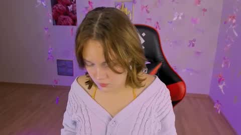 Snapshot of madeline_doll chatting on November 2025 08:52:01 PM Madeline online show from November 2025 08:52:01 PM