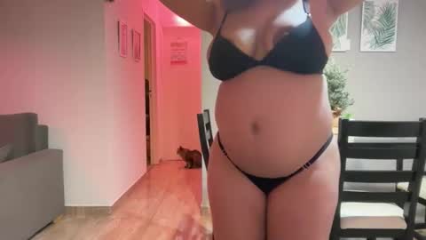 madellein online show from December 2025 02:52:01 AM