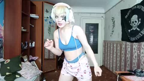 Snapshot of madgezari chatting on February 2026 07:19:01 AM Alice Kaneki online show from February 2026 07:19:01 AM