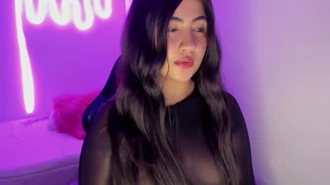 Madisson Smith  online show from November 2025 06:02:02 AM