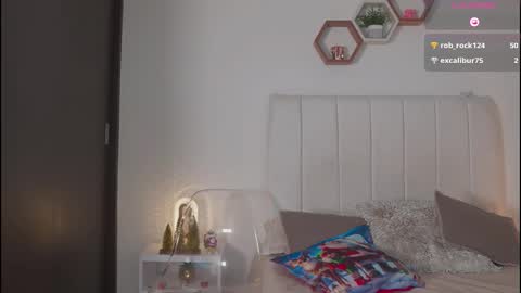 Snapshot of madison__evans chatting on December 2025 04:52:01 AM Valentina 1030 530 - online show from December 2025 04:52:01 AM