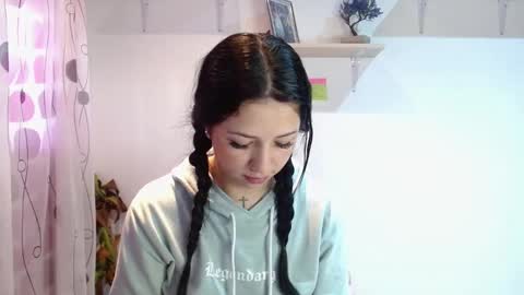 Madison Cambel online show from December 2024 05:48:01 PM