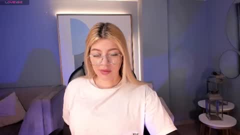 Snapshot of madisonkane chatting on June 2026 11:09:02 AM Madison Kane online show from June 2026 11:09:02 AM