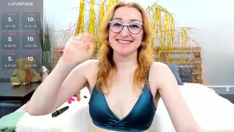 Snapshot of madissonkiss chatting on February 2025 07:38:02 AM Madisson online show from February 2025 07:38:02 AM