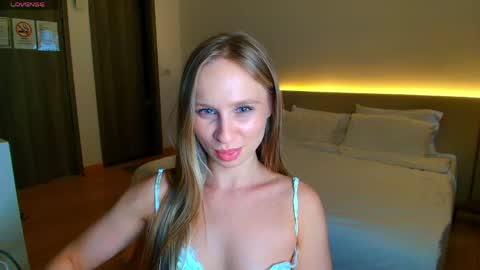 Madlen online show from April 2026 04:48:02 AM