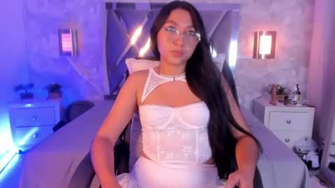 Snapshot of mady_roa chatting on July 2026 12:05:01 AM Mady Roa online show from July 2026 12:05:01 AM