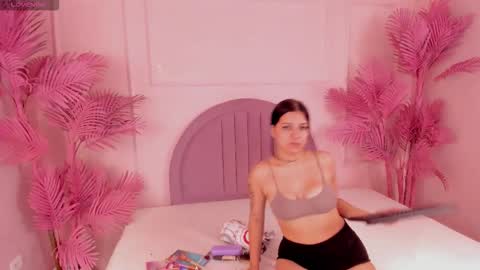 madyscarlett online show from October 2025 12:04:01 PM
