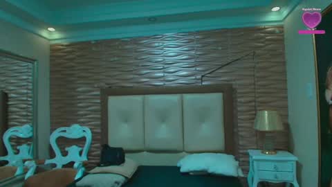 madyscarlett online show from December 2025 12:03:02 PM