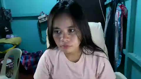 Snapshot of mae_lovers234xx chatting on December 2024 01:24:01 PM mae_lovers234xx online show from December 2024 01:24:01 PM