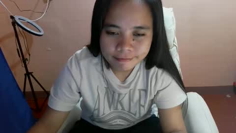 Snapshot of mae_lovers234xx chatting on February 2025 06:51:02 PM mae_lovers234xx online show from February 2025 06:51:02 PM