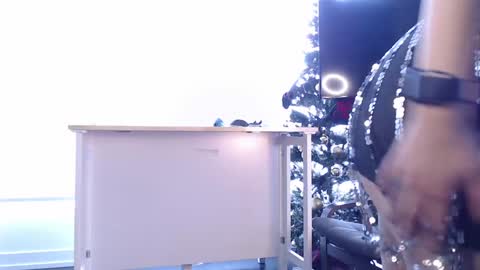 Meaves online show from January 2025 05:01:01 PM