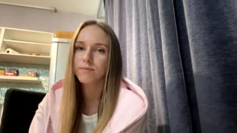 Snapshot of mafaldatefera chatting on February 2026 08:10:01 AM Sara online show from February 2026 08:10:01 AM