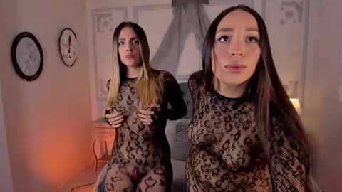   online show from November 2025 09:39:01 PM