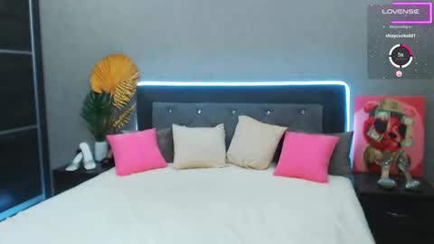 Snapshot of magic_eyes_ chatting on December 2024 07:58:01 AM Hypnotizing online show from December 2024 07:58:01 AM