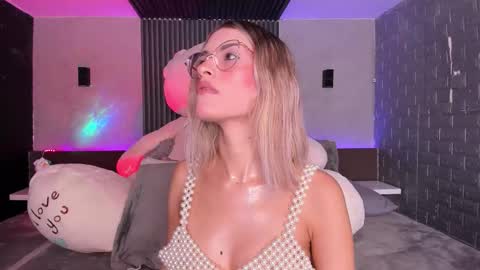 Snapshot of magic_rouse chatting on February 2026 04:55:01 AM M Rss online show from February 2026 04:55:01 AM