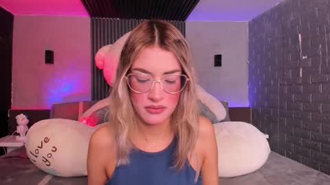 Snapshot of magic_rouse chatting on March 2026 04:07:02 AM M Rss online show from March 2026 04:07:02 AM