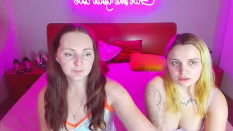 Lili and Bella online show from February 2025 10:10:01 AM
