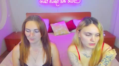 Lili and Bella online show from September 2025 06:12:02 PM