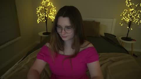Emily online show from September 2025 03:15:01 PM