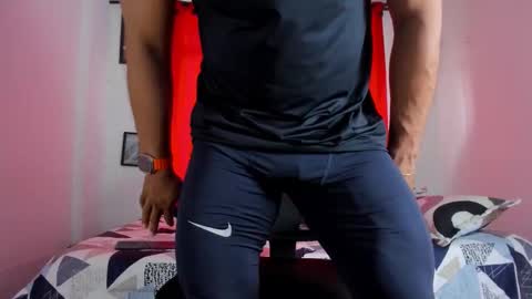 Snapshot of magnusclark chatting on November 2025 06:53:01 PM Magnusclark online show from November 2025 06:53:01 PM