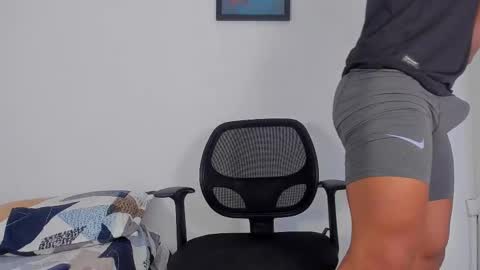 Snapshot of magnusclark chatting on February 2026 05:53:01 PM Magnusclark online show from February 2026 05:53:01 PM