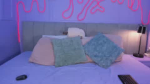 Mai online show from December 2025 08:05:01 PM