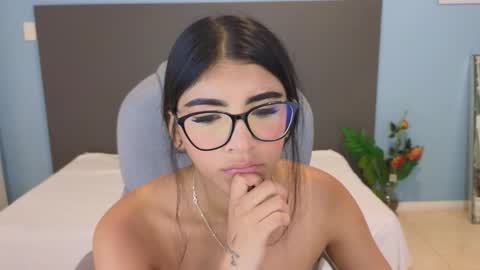 Maiaa Ruiz  online show from October 2025 01:44:01 PM
