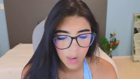 Maiaa Ruiz  online show from October 2025 02:51:02 PM