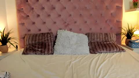 Snapshot of maiamini chatting on February 2025 01:02:02 AM Maia online show from February 2025 01:02:02 AM