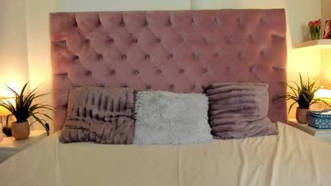 Snapshot of maiamini chatting on February 2025 09:02:01 PM Maia online show from February 2025 09:02:01 PM