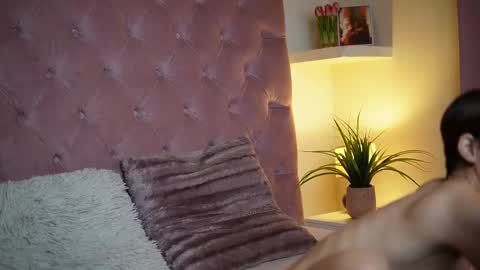 Snapshot of maiamini chatting on September 2025 09:37:01 PM Maia online show from September 2025 09:37:01 PM