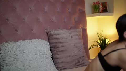 Snapshot of maiamini chatting on September 2025 07:29:01 PM Maia online show from September 2025 07:29:01 PM