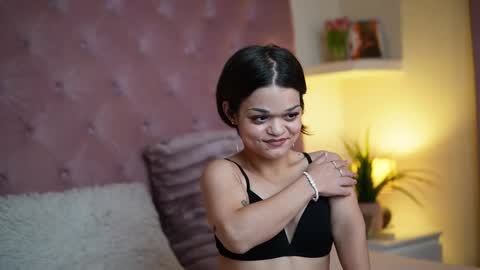 Snapshot of maiamini chatting on October 2025 06:38:02 PM Maia online show from October 2025 06:38:02 PM